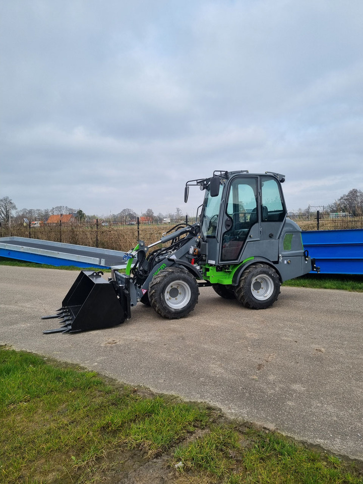 Chargeuse sur pneus WCM-L2416