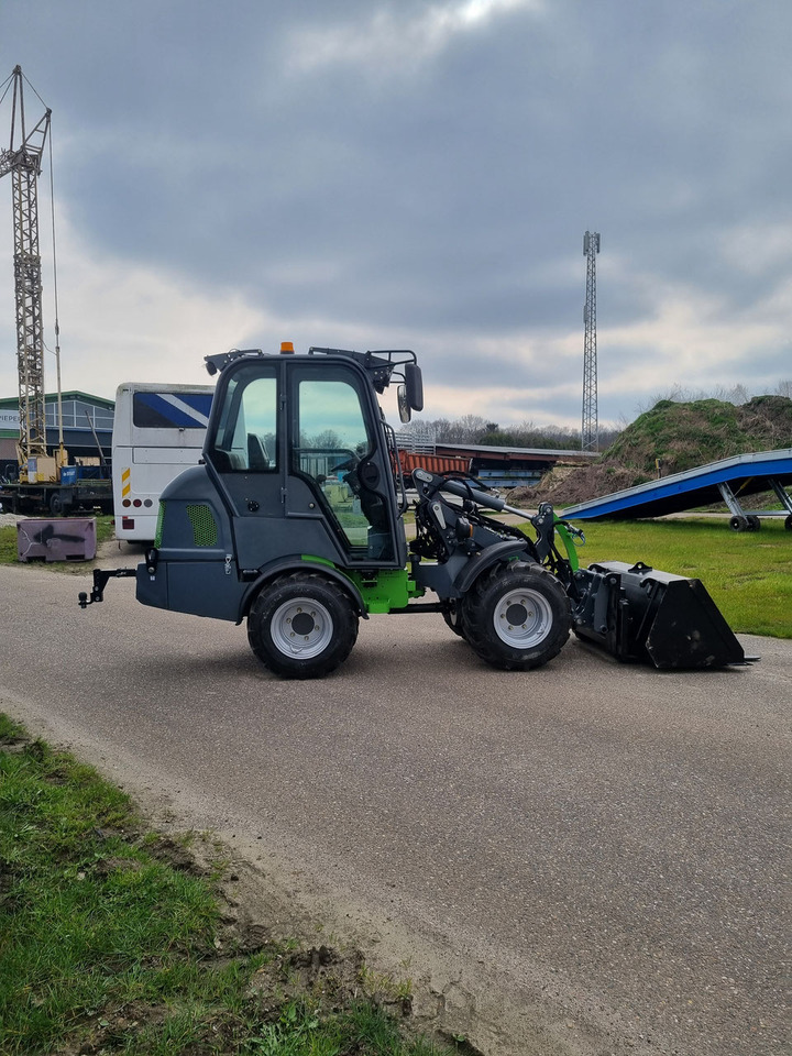 Chargeuse sur pneus WCM-L2416