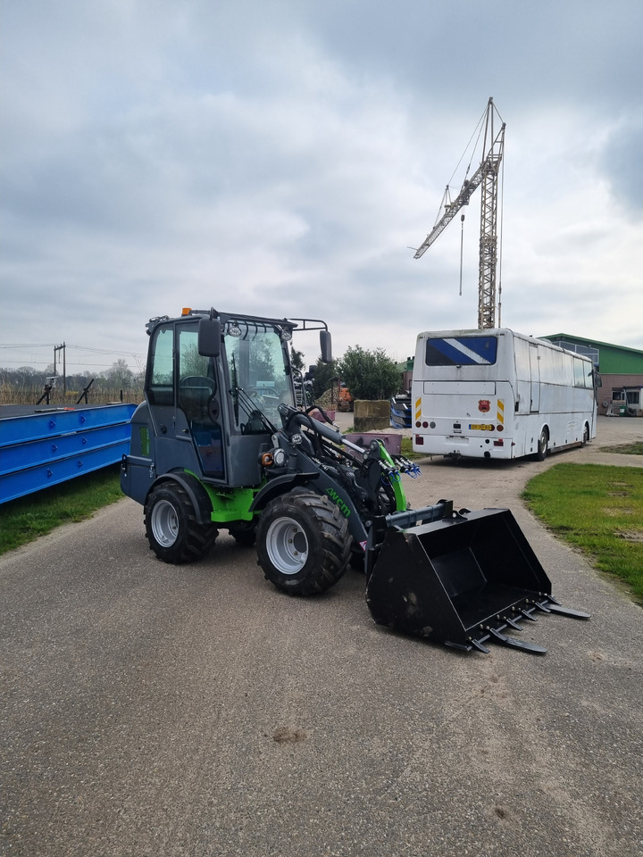 Chargeuse sur pneus WCM L2416