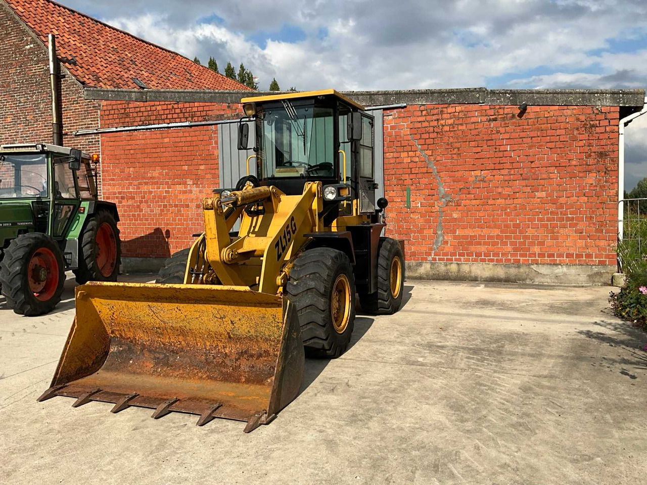 Chargeuse sur pneus WHEEL LOADER ZL15G