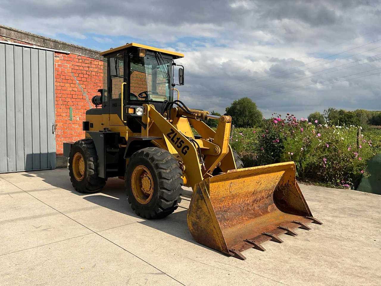 Chargeuse sur pneus WHEEL LOADER ZL15G