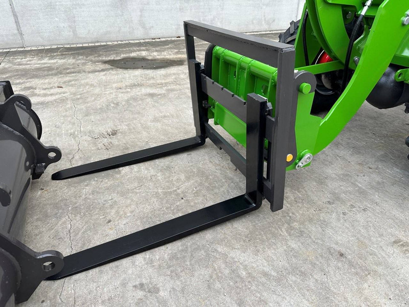 Chargeuse sur pneus WOLF Mini 780T