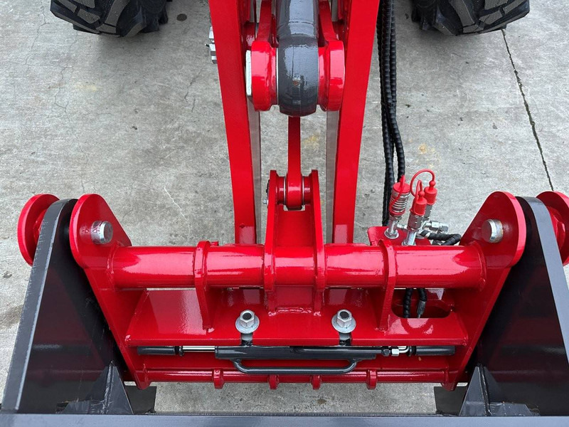 Chargeuse sur pneus WOLF WL816T