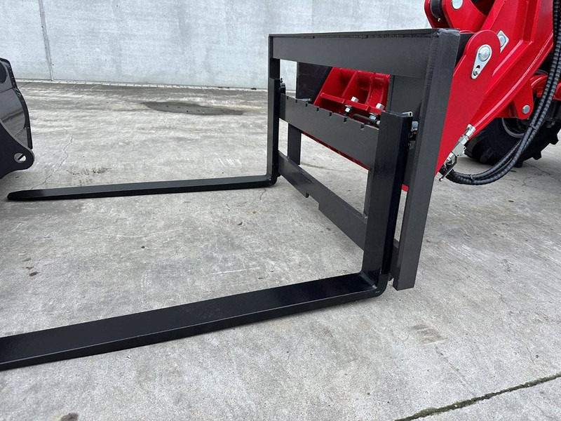 Chargeuse sur pneus WOLF WL816T