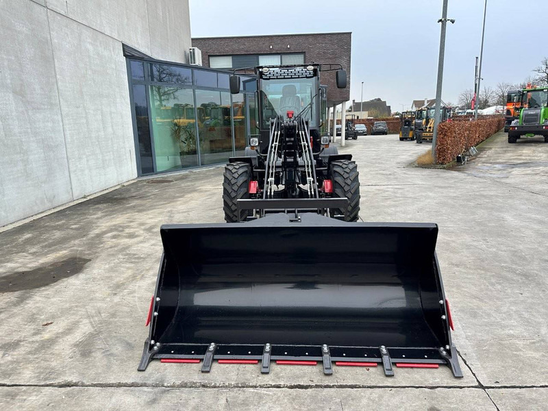 Chargeuse sur pneus WOLF WL825