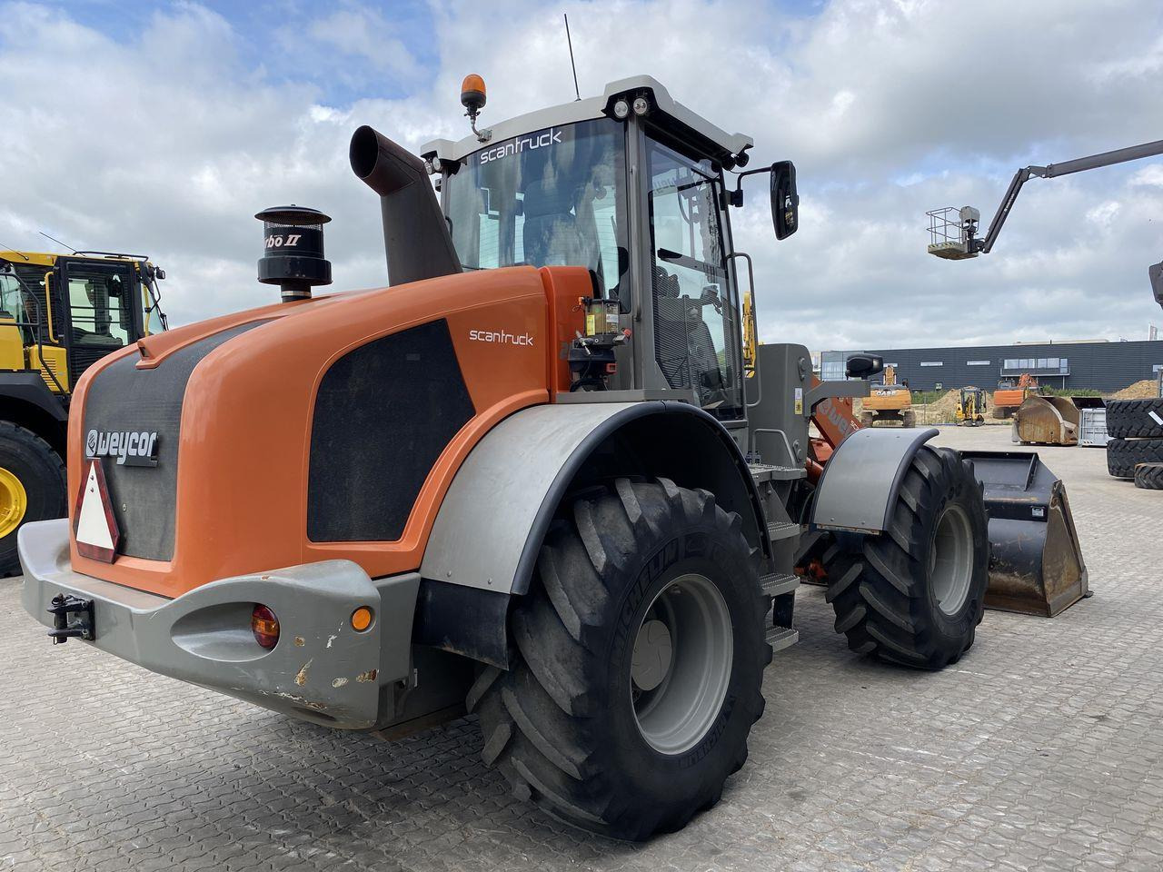 Chargeuse sur pneus Weycor AR250e