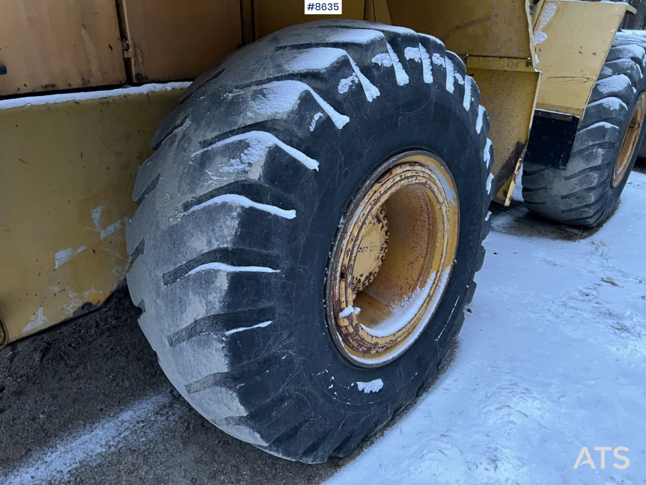 Chargeuse sur pneus Wheel Loader Volvo BM L120 with bucket