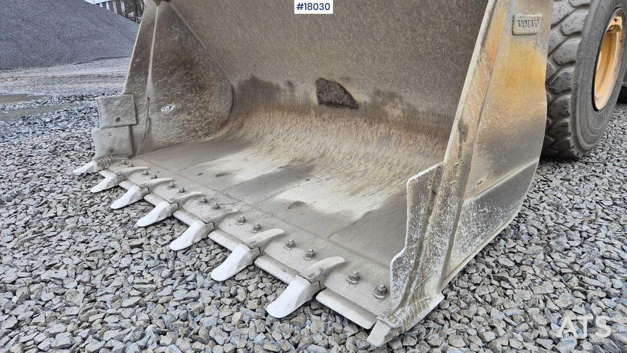 Chargeuse sur pneus Wheel loader VOLVO L180H (2017)