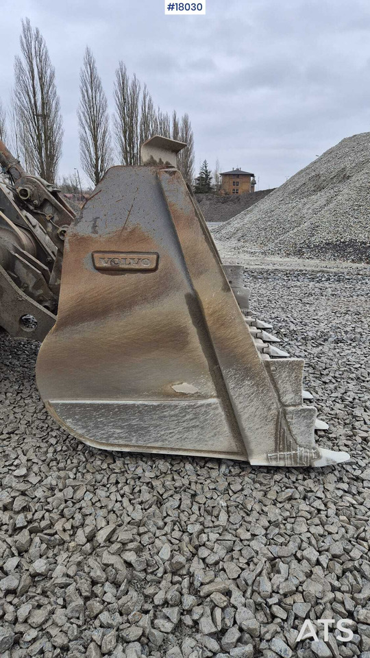 Chargeuse sur pneus Wheel loader VOLVO L180H (2017)