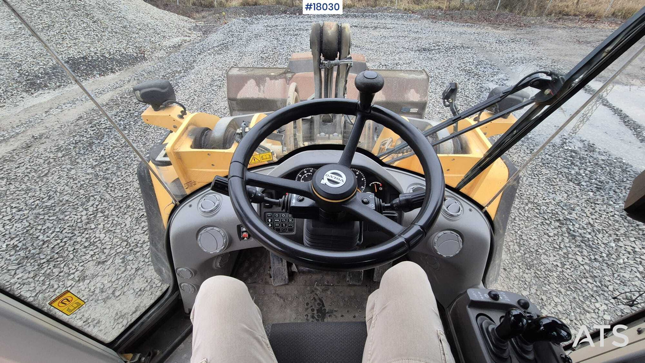 Chargeuse sur pneus Wheel loader VOLVO L180H (2017)