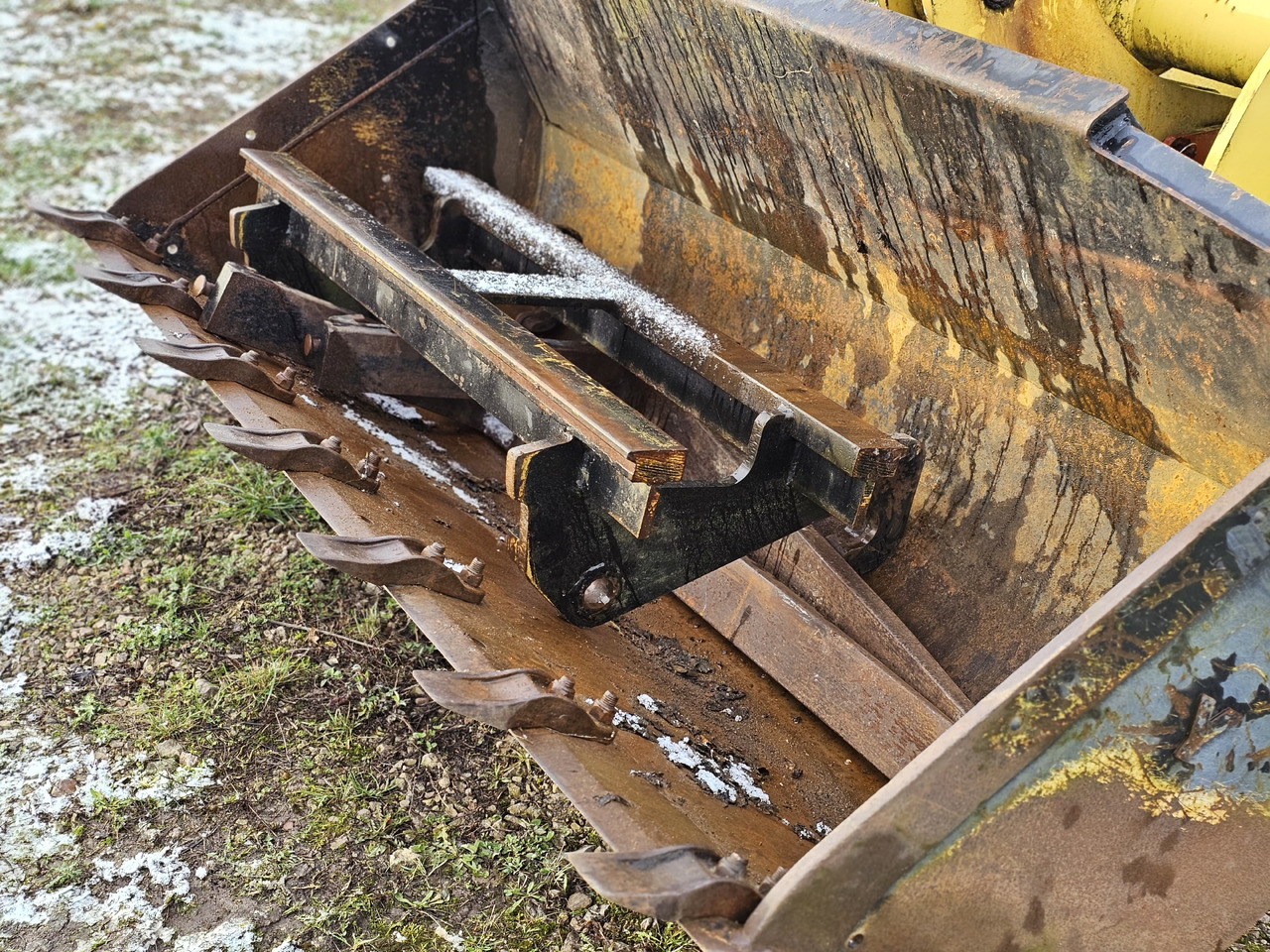 Chargeuse sur pneus YANMAR V8, 744 hours!
