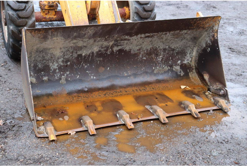 Chargeuse sur pneus Zettelmeyer ZL401B