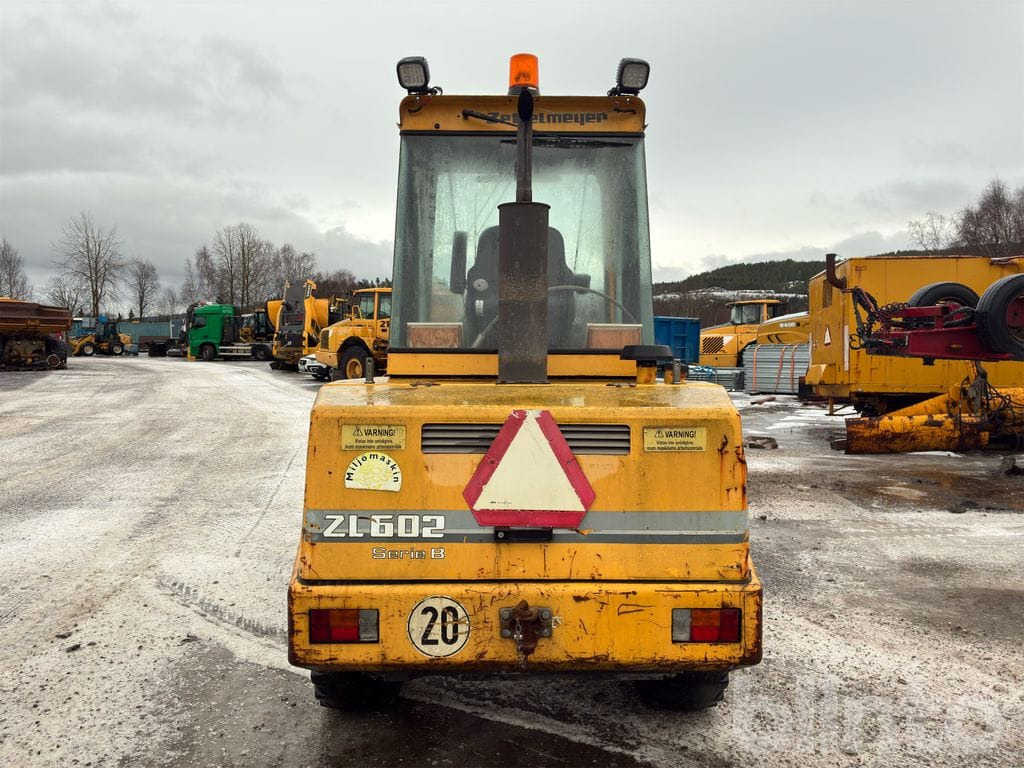 Chargeuse sur pneus Zettelmeyer ZL602B