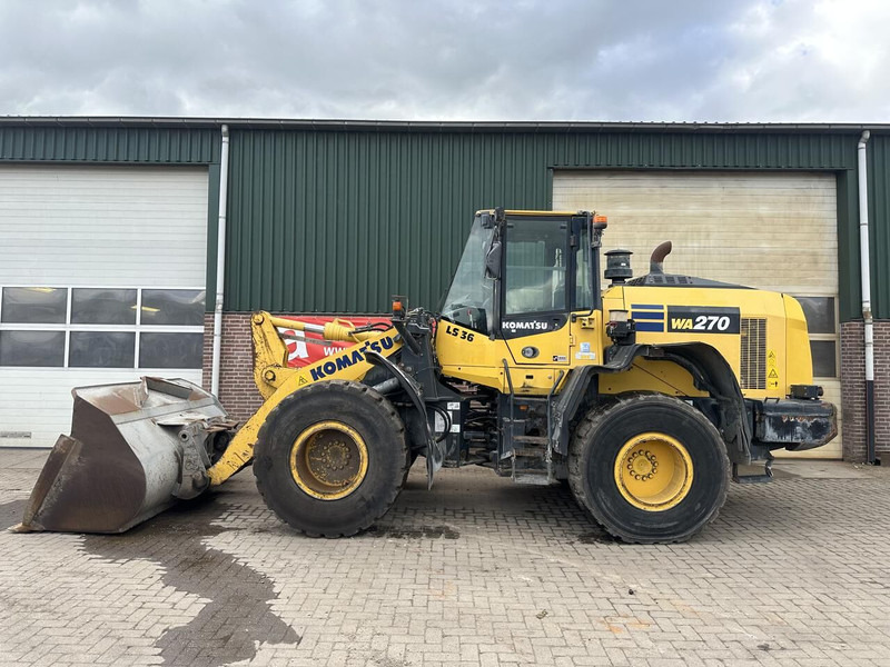 Chargeuse sur pneus shovel WA270 8 - Gebruikt