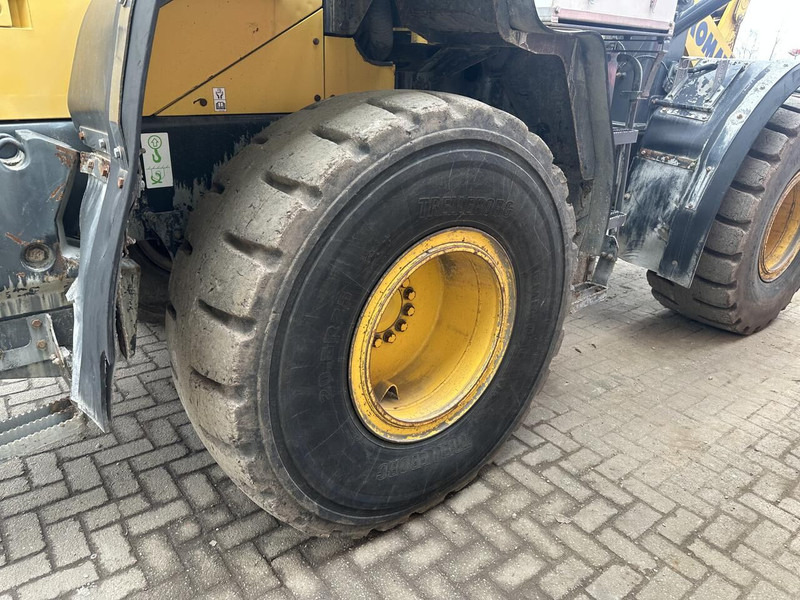 Chargeuse sur pneus shovel WA270 8 - Gebruikt