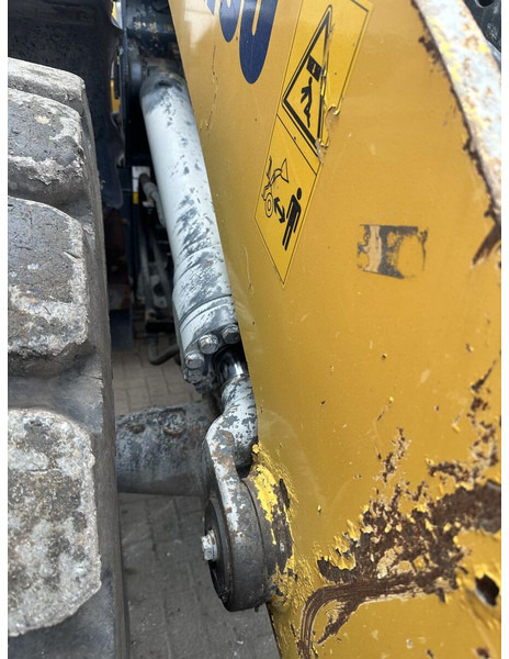 Chargeuse sur pneus shovel WA270 8 - Gebruikt