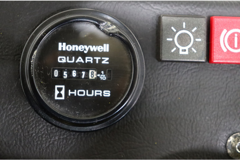 Engins de chantier Charlatte TE208