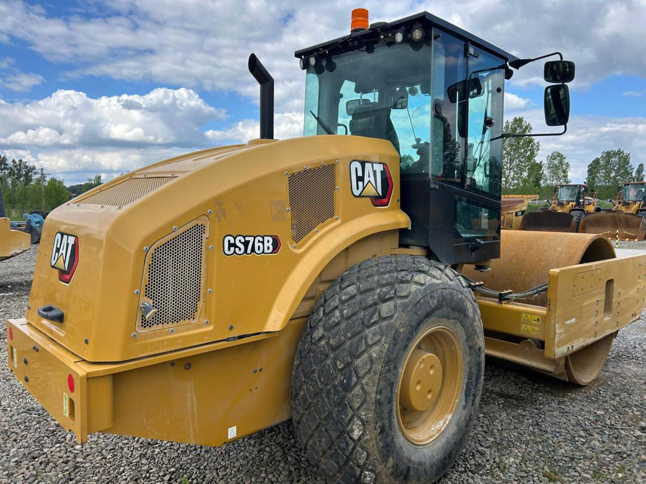 Compacteur à pieds de mouton/ Monocylindre CAT CS76B
