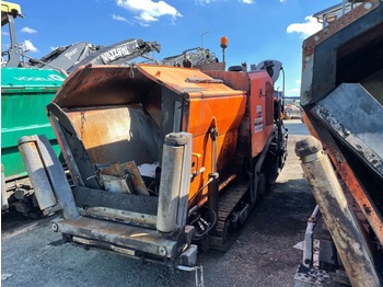 Finisseur ABG Titan 2820