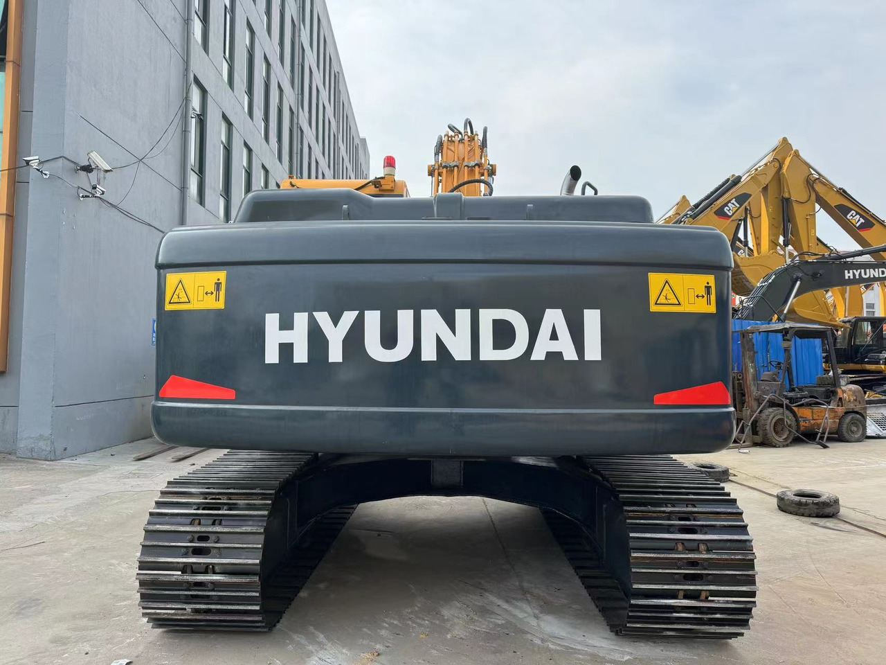 Pelle sur chenille Good quality hyundai r220-9s crawler construction machinery for sale: photos 10