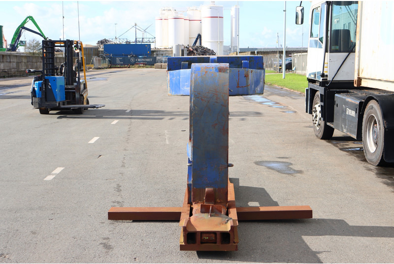 Engins de chantier *Gooseneck CG25