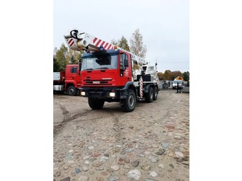 Camion avec nacelle IVECO Eurottrakker: photos 1