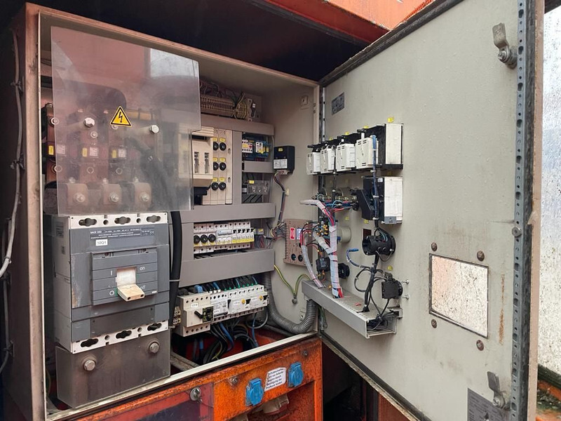Groupe électrogène Iveco 8210 Mecc Alte Spa 330 kVA Silent generatorset: photos 4