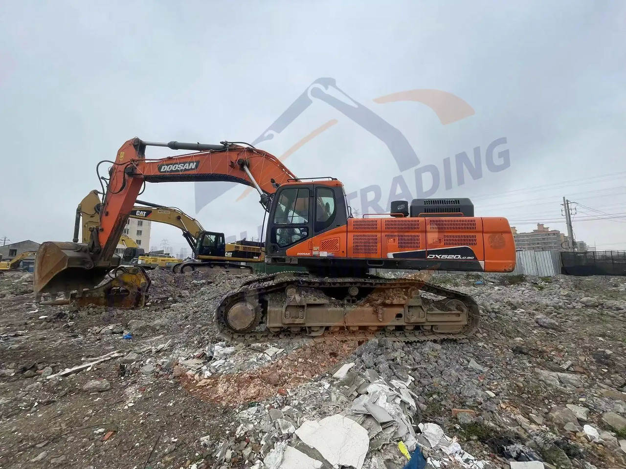 Pelle sur chenille Low running hours Used Doosan excavator DX520LC-9C in good condition for sale: photos 4