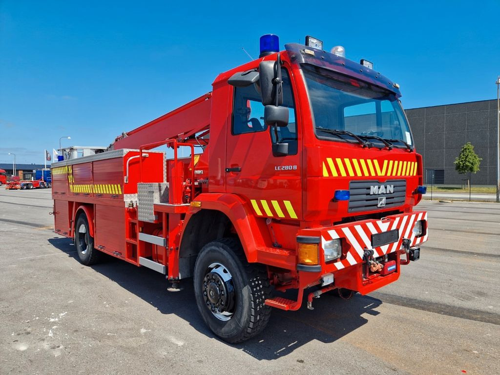 Camion avec nacelle, Camion de pompier MAN LE280B 4x4 Hebebühne 24 m / Feuerwehr / Skylift: photos 26