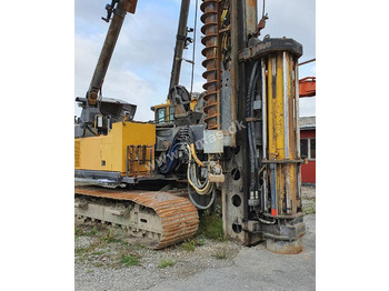 Banut 550 - Mât de battage