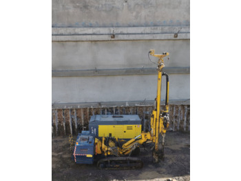 Klemm KR 806-4 - Mât de battage