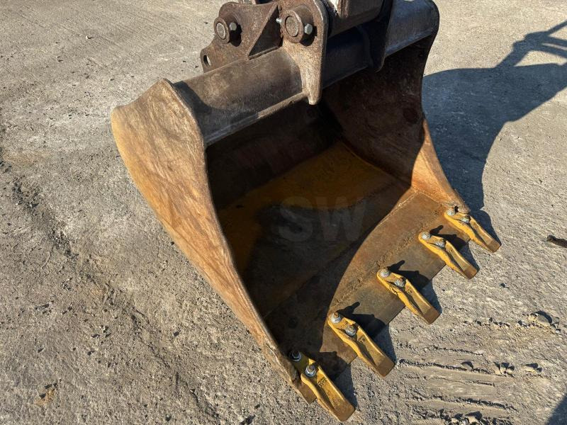 Mini pelle Bobcat E80