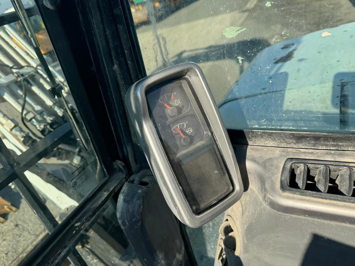 Mini pelle Bobcat E80