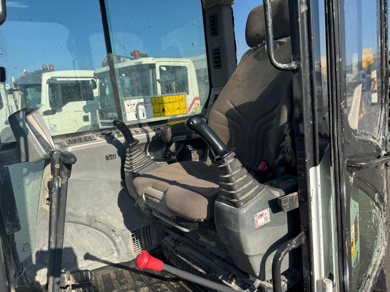 Mini pelle Bobcat E80