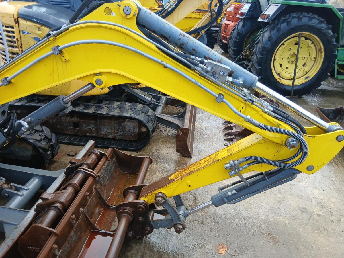 Mini pelle Wacker EZ28