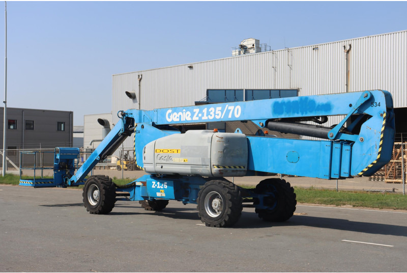 Nacelle articulée Genie Z135