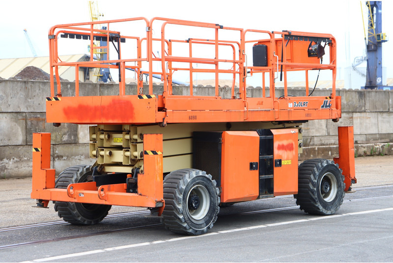 Nacelle ciseaux JLG 330LRT