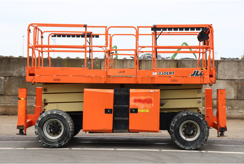 Nacelle ciseaux JLG 330LRT