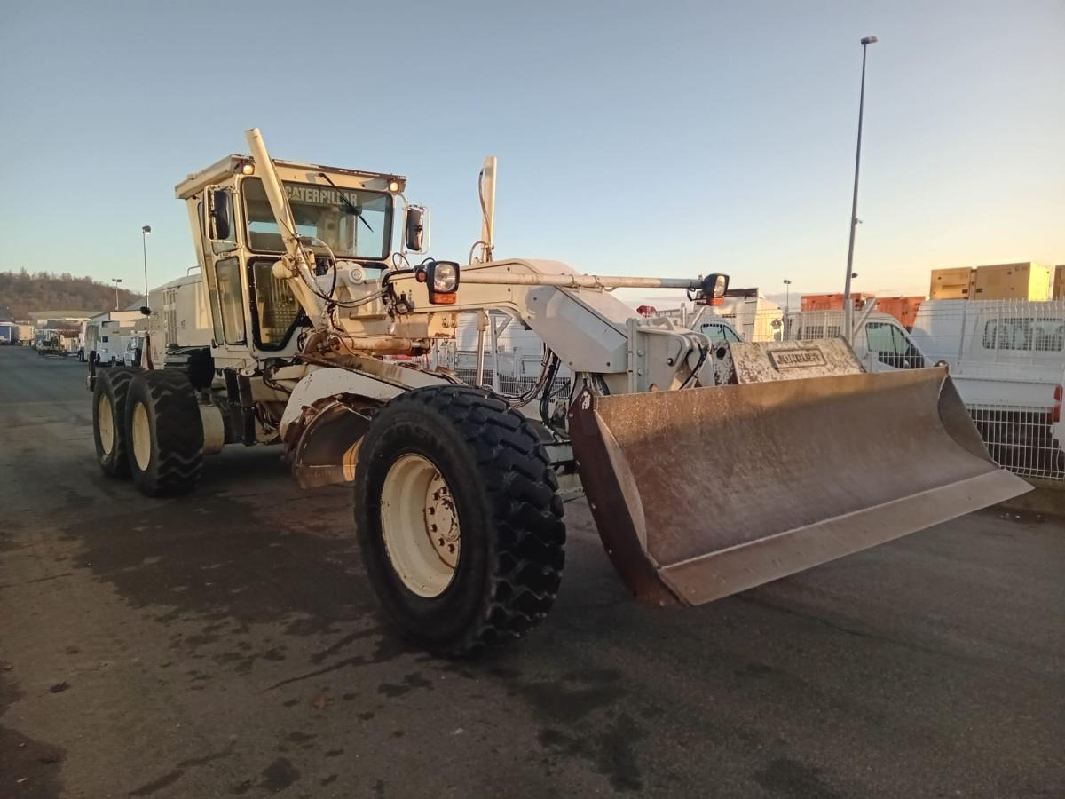 Niveleuse Caterpillar 12H