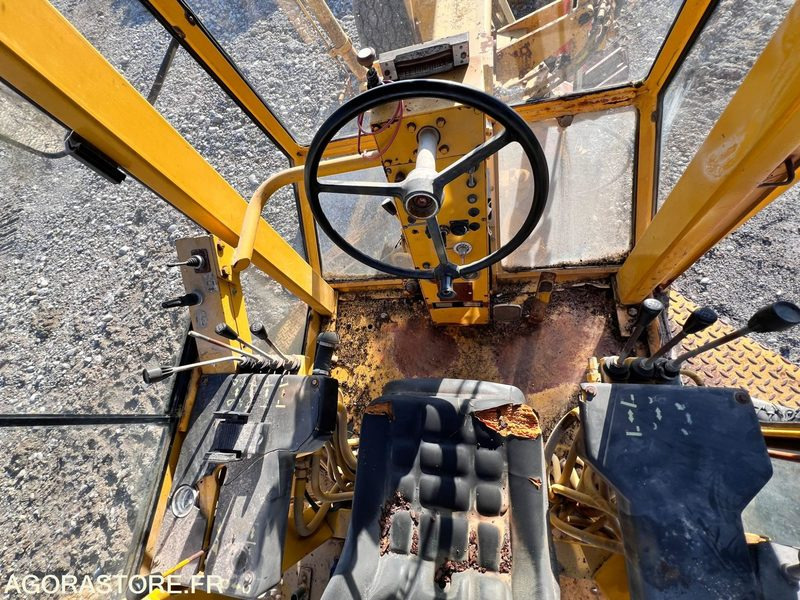 Niveleuse NIVELEUSE MBU G50A 7T - 1990 / 6892 HEURES