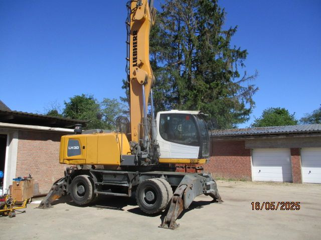 Pelle de manutention LIEBHERR LH30 M