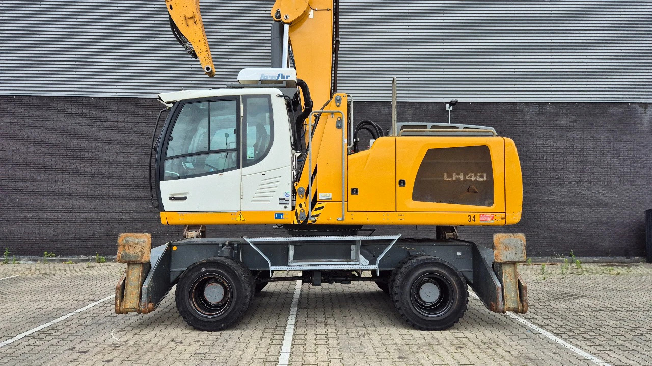 Pelle de manutention LIEBHERR LH40M