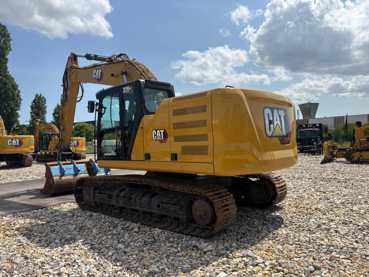 Pelle sur chenille CAT 320 GC