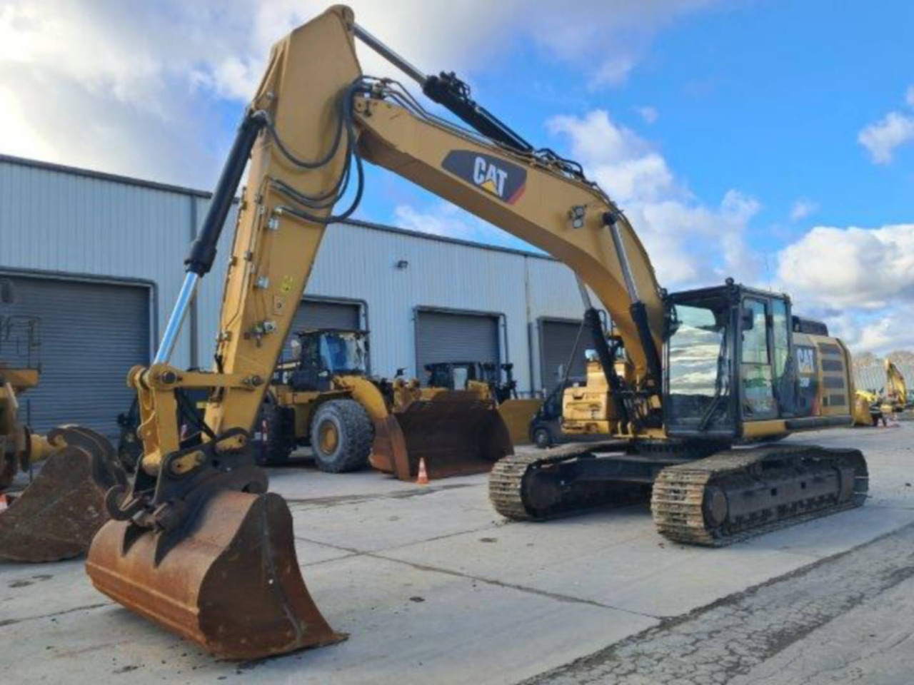 Pelle sur chenille CAT 330F