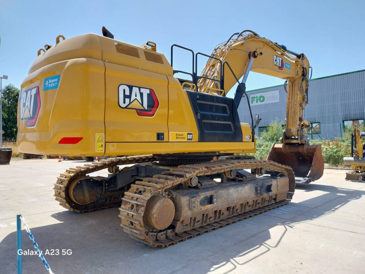 Pelle sur chenille CAT 352-08