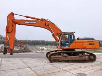 Pelle sur chenille Doosan DX480LC