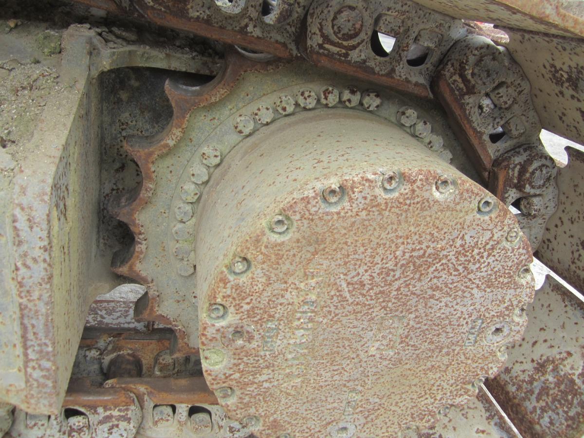 Pelle sur chenille Hyundai 235 LCR 9A