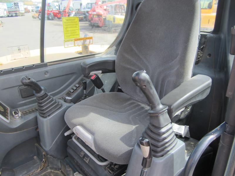 Pelle sur chenille Hyundai R60CR 9A