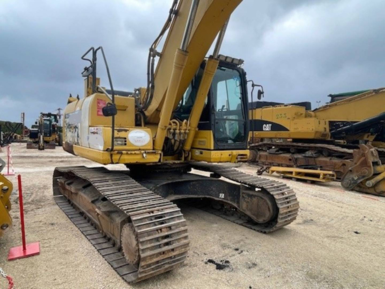 Pelle sur chenille KOMATSU HB215