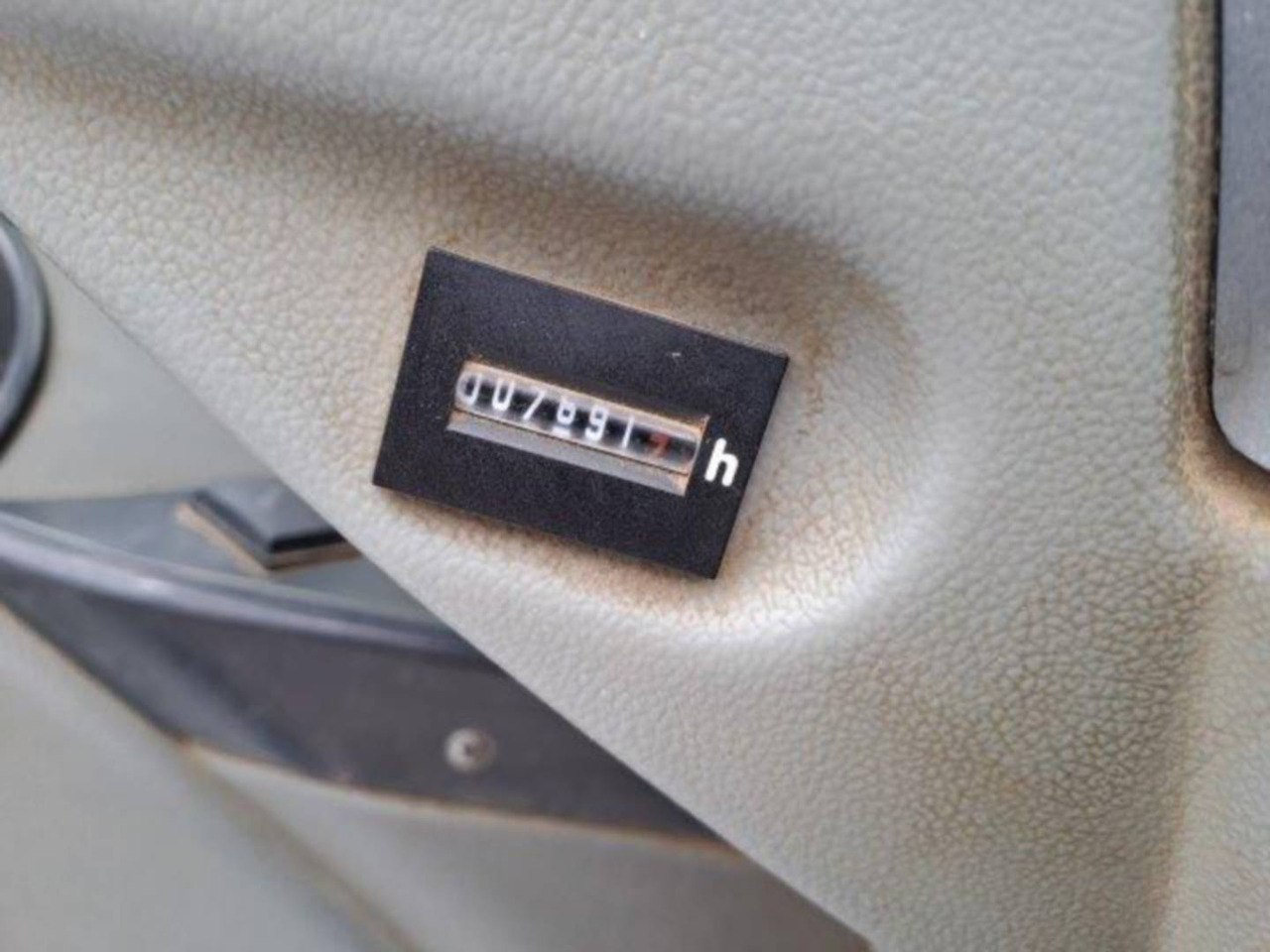 Pelle sur chenille LIEBHERR R946
